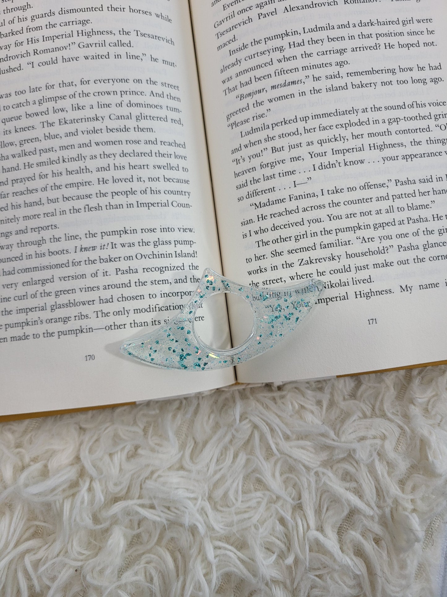 Clear Sea Green Page Holder